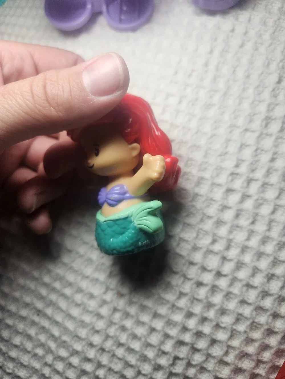 Little People Ariel Grotto Mermaid Playset - With 1 Figure And 1 Accessory Works